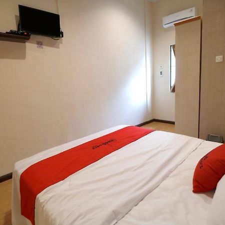 Reddoorz Plus Near Universitas Sumatera Utara Medan Extérieur photo